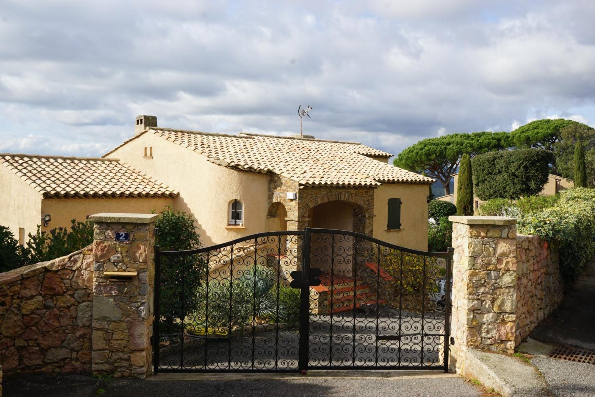 Villa Les Cades Sainte-Maxime Exterior foto